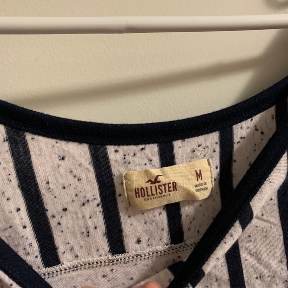 Hollister Top Size Medium - Picture 2 of 3